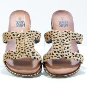 Muk Luks Nerissa Leopard T-Strap Animal Print Fur Sandals Women's Size 8